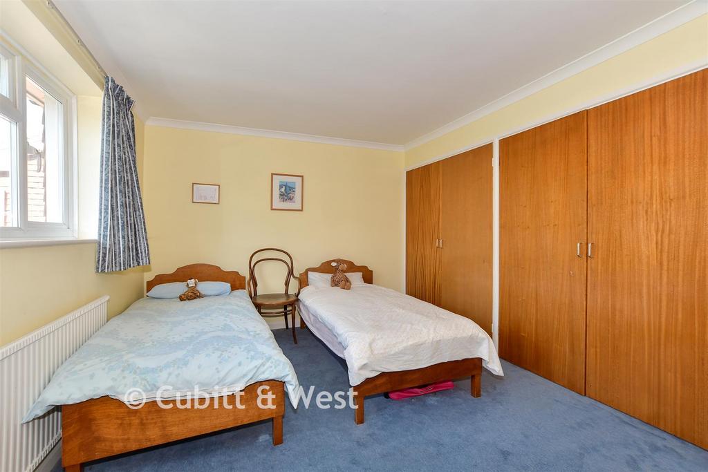 House in Billingshurst - More