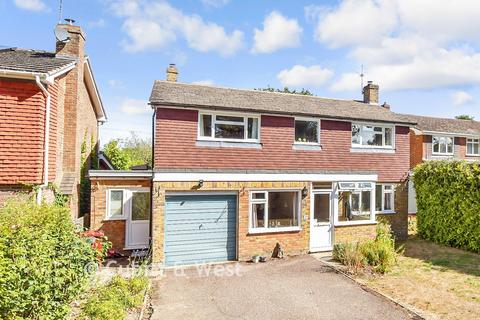 4 bedroom detached house for sale, Herons Close, Billingshurst RH14