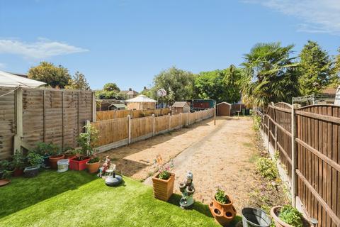 3 bedroom terraced house for sale, Winstead Gardens, Dagenham, Essex, RM10