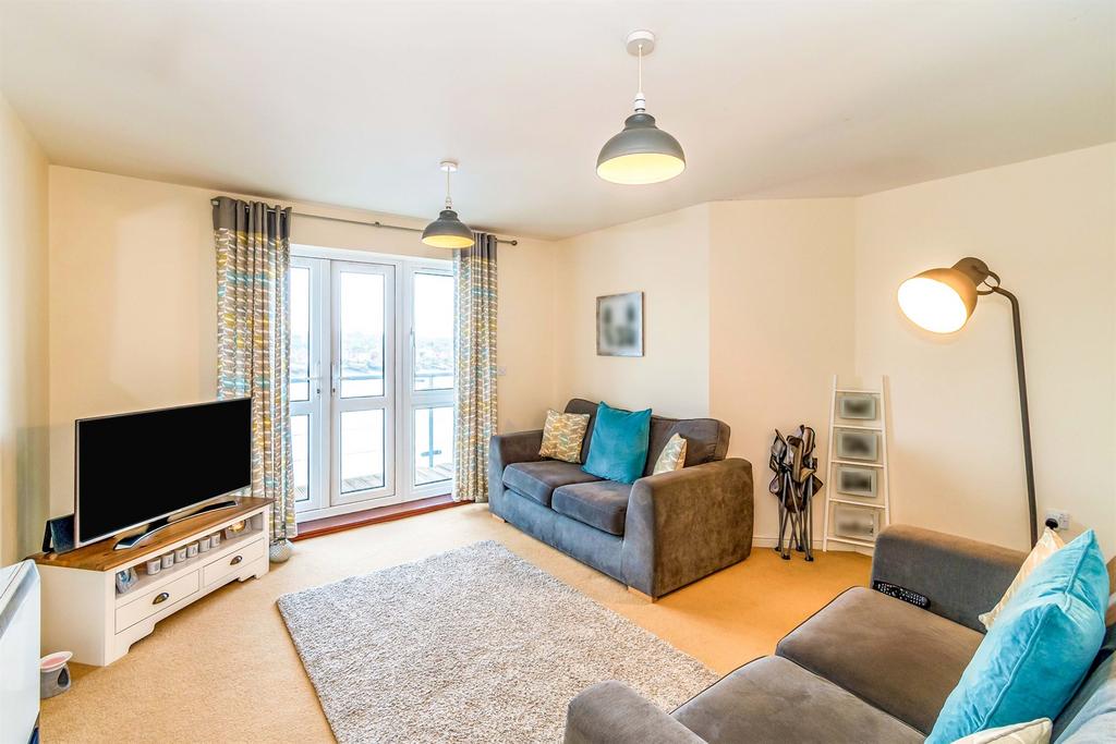 Apartment in Southampton - View 3