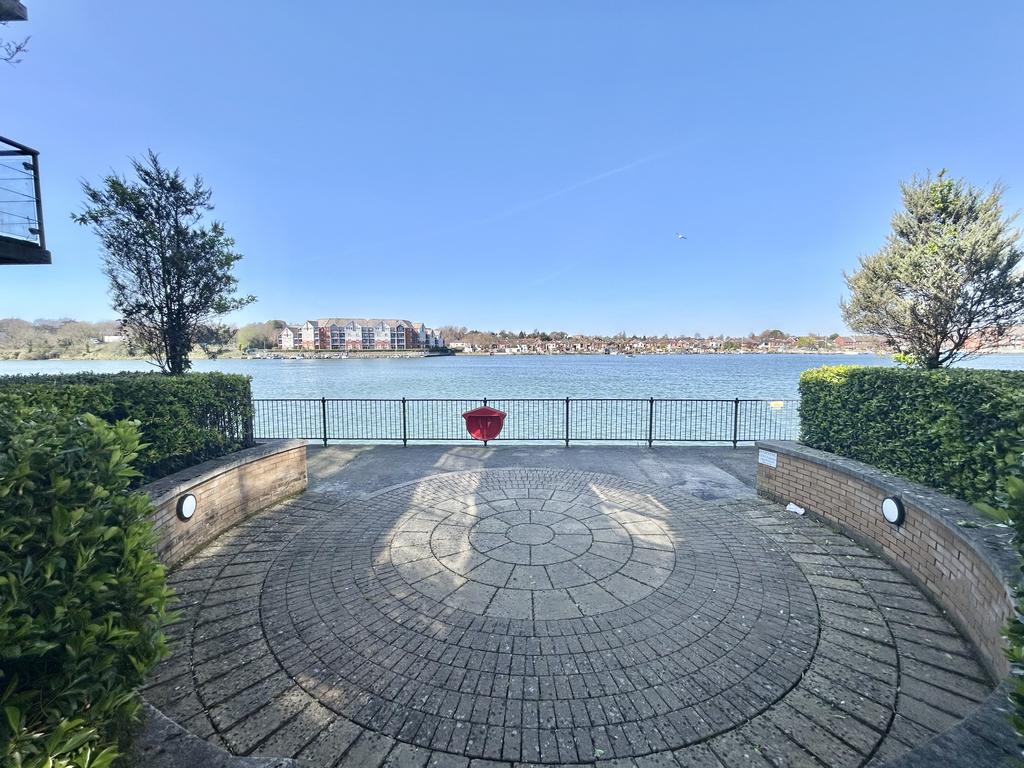 Apartment in Southampton - View 2