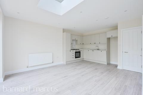 4 bedroom detached house to rent, Hughenden Road, Worcester Park