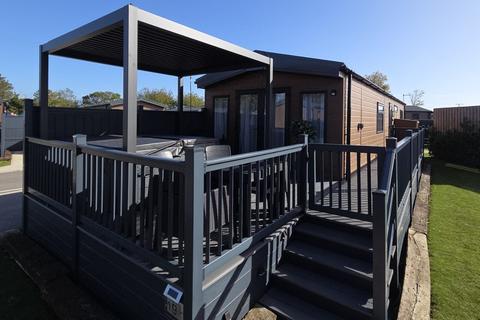 2 bedroom lodge for sale, Two Bed Chantry Lodge Willow Pastures Country Park, Hull HU11