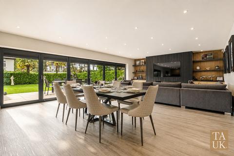 5 bedroom detached house for sale, Granville Park, Aughton, L39