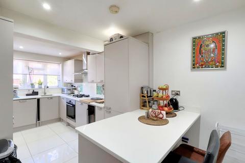 3 bedroom terraced house for sale, Cornflower Lane, Shirley Oaks Village