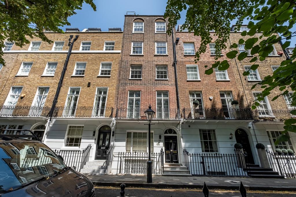 Apartment in London - More