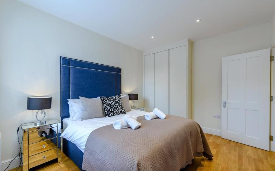 Apartment in London - View 2