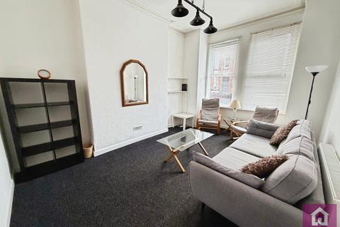 4 bedroom terraced house to rent, Longford Place, Manchester, Greater Manchester, M14