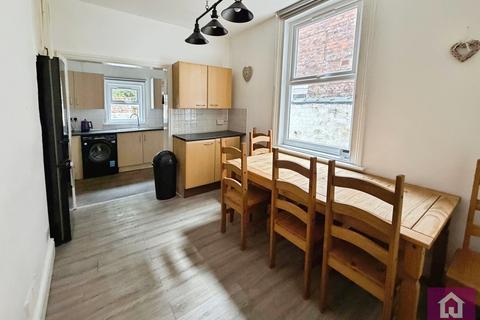 4 bedroom terraced house to rent, Longford Place, Manchester, Greater Manchester, M14