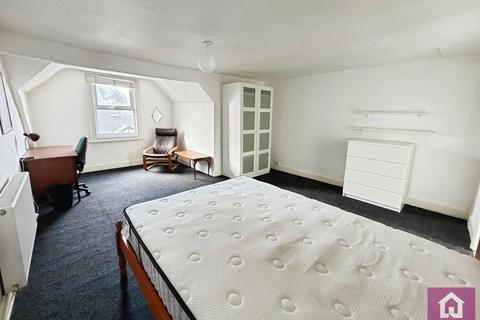 4 bedroom terraced house to rent, Longford Place, Manchester, Greater Manchester, M14