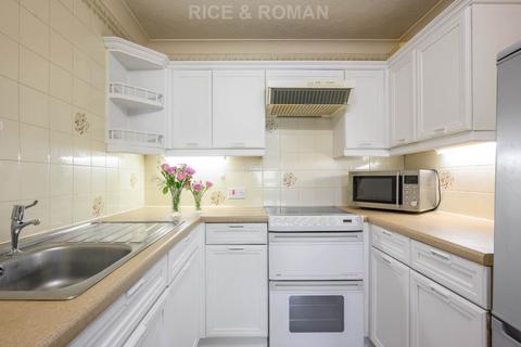 2 bedroom retirement property for sale, Queen Elizabeth Road, Kingston Upon Thames KT2