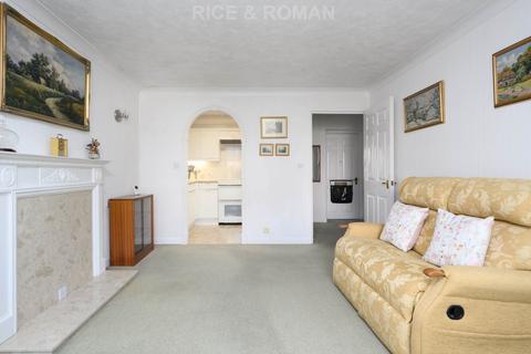 2 bedroom retirement property for sale, Queen Elizabeth Road, Kingston Upon Thames KT2