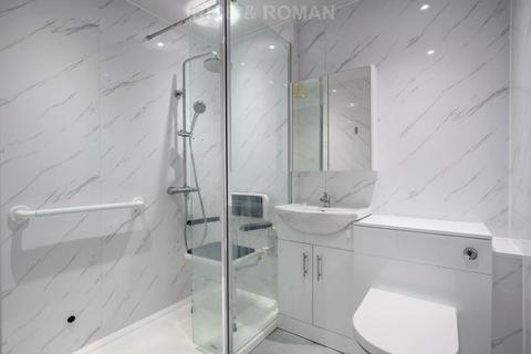 2 bedroom retirement property for sale, Queen Elizabeth Road, Kingston Upon Thames KT2