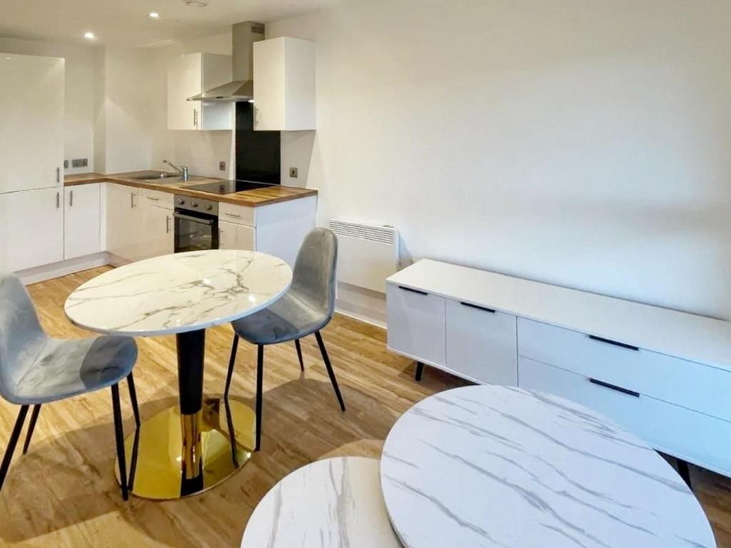 Apartment in Manchester - View 2