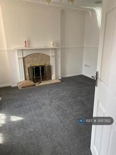 4 bedroom semi-detached house to rent, Lionel Hurst Close, Great Cornard, Sudbury, CO10