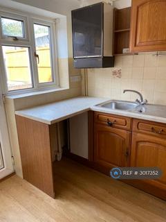 4 bedroom semi-detached house to rent, Lionel Hurst Close, Great Cornard, Sudbury, CO10