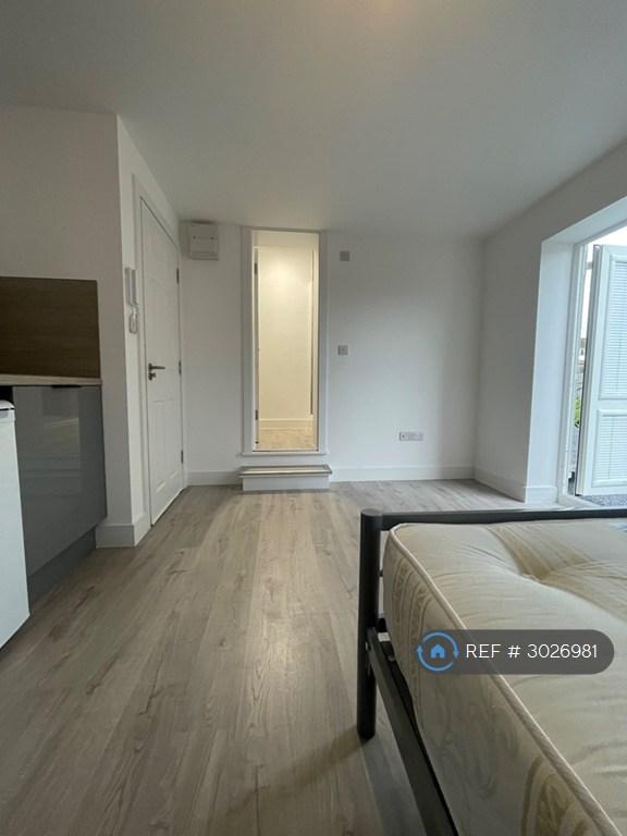 Apartment in London - View 2