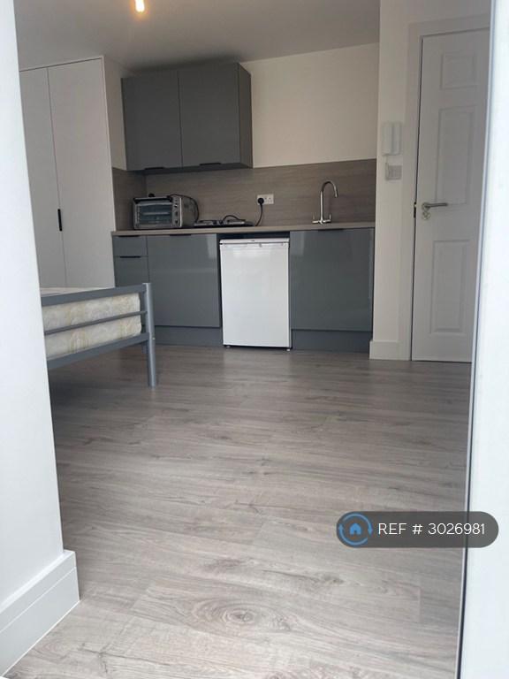 Apartment in London - View 3