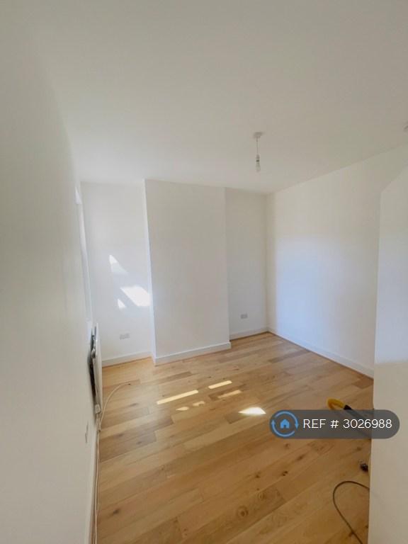 Apartment in London - View 3