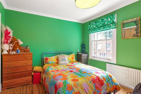 3 bedroom terraced house for sale, Henshaw Street, London, SE17