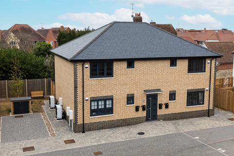 1 bedroom apartment for sale, Cox's Yard, Rayne Road, Braintree