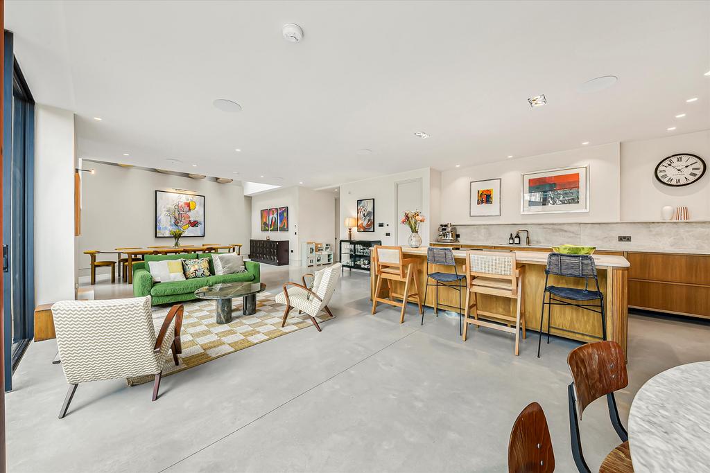 House in London - View 2
