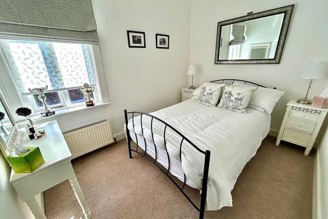 3 bedroom semi-detached house for sale, Lingard Road, Northenden, M22