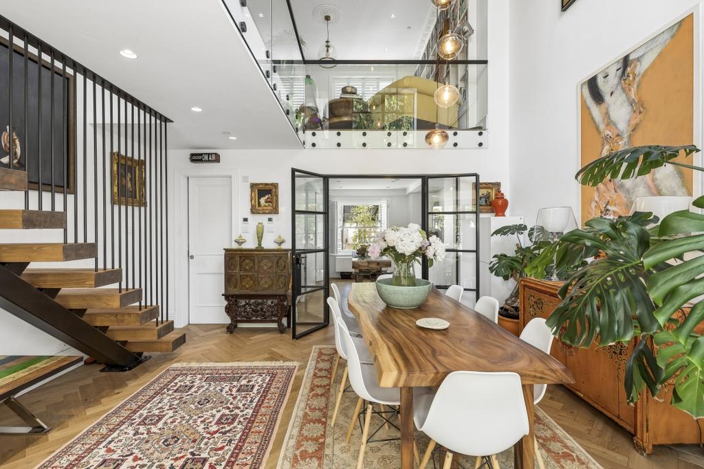 House in London - View 2