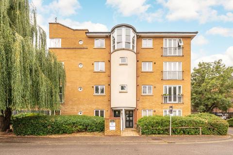 Shalbourne Square, London E9