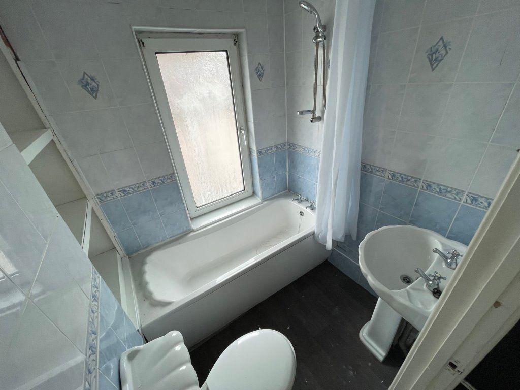 House in Sheffield, South Yorkshire - More