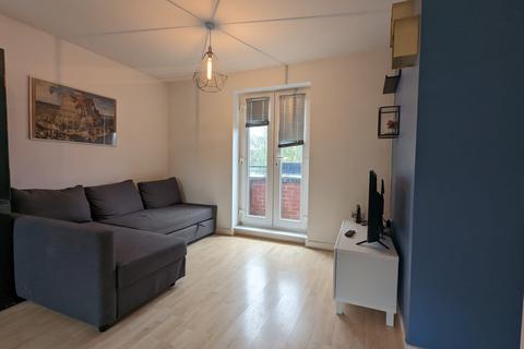 2 bedroom flat to rent, Barrett Street, SMETHWICK, B66