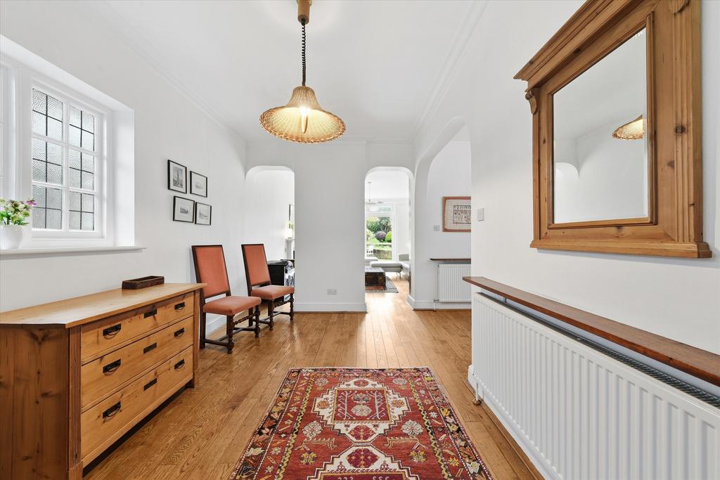 House in London - View 2