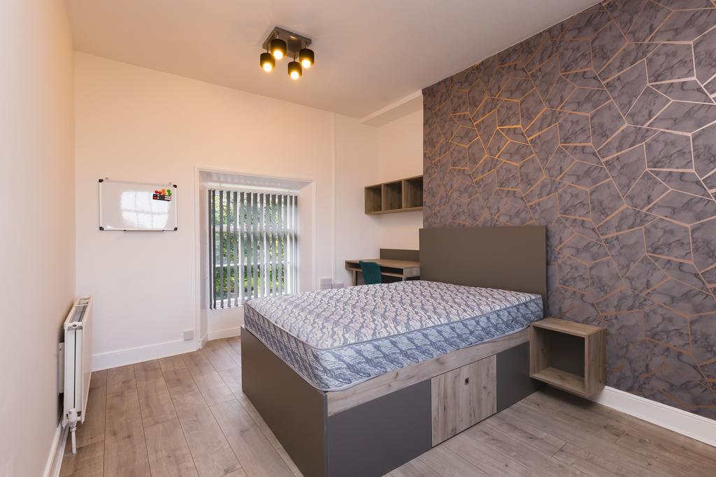 Apartment in Newcastle upon Tyne, Tyne and Wear - View 3