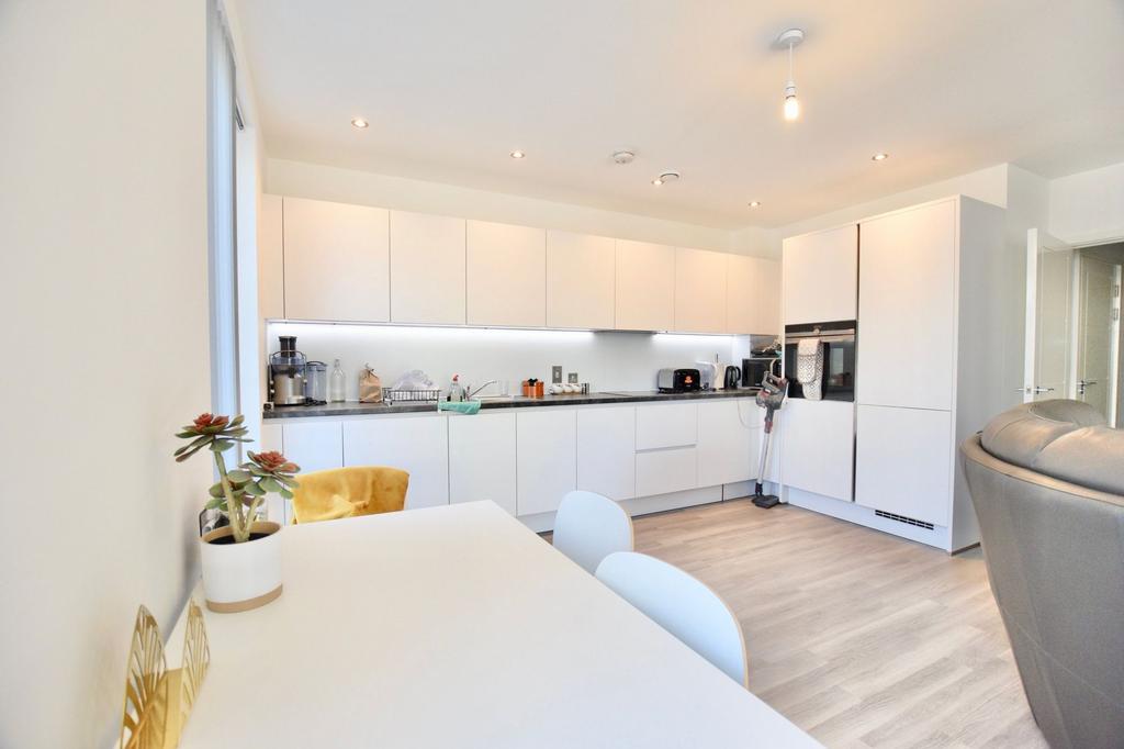Apartment in London - View 5