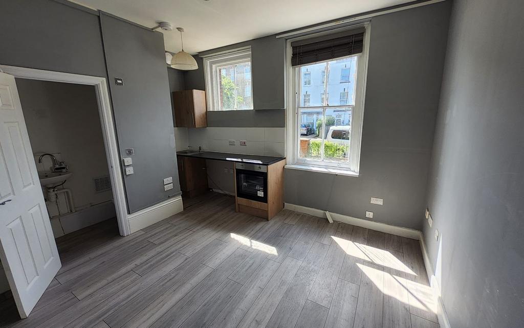 House in London, Addiscombe - View 2