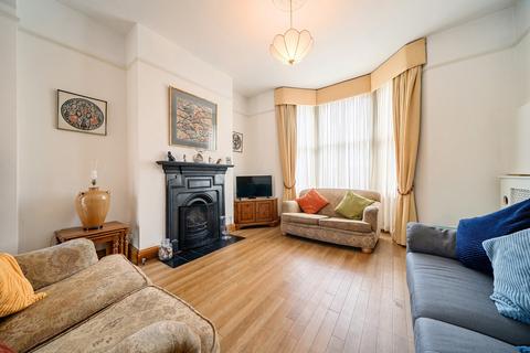 3 bedroom terraced house for sale, Freemantle Street, London