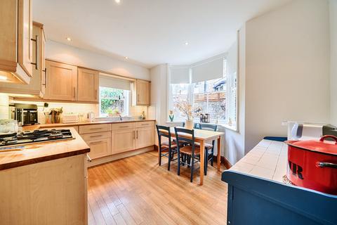 3 bedroom terraced house for sale, Freemantle Street, London