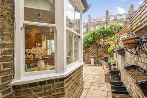 3 bedroom terraced house for sale, Freemantle Street, London