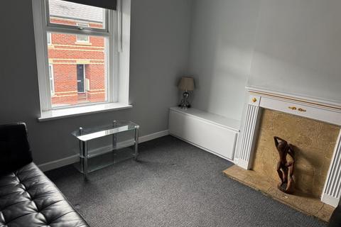 2 bedroom flat to rent, Usk Street, Newport NP19