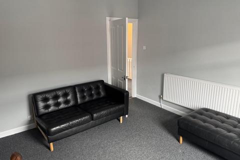 2 bedroom flat to rent, Usk Street, Newport NP19