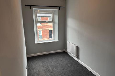 2 bedroom flat to rent, Usk Street, Newport NP19