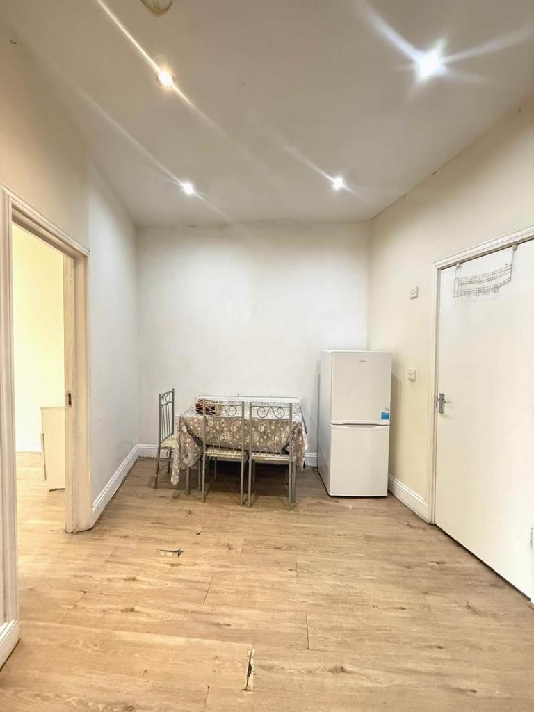 Apartment in Southall - View 2