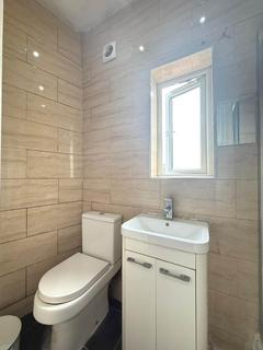 2 bedroom flat to rent, Norwood Road, Southall