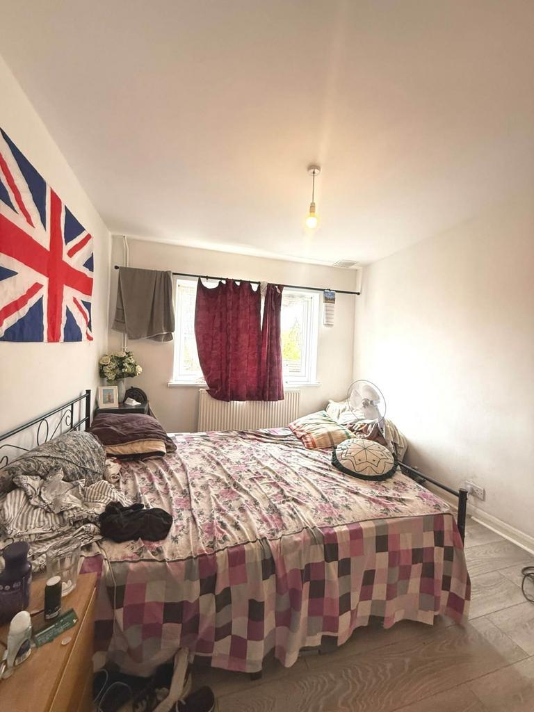 Apartment in Hayes - View 2