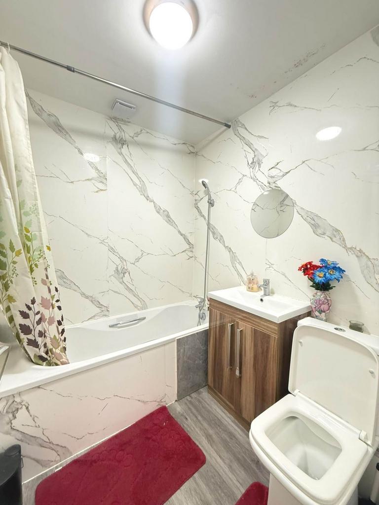 Apartment in Hayes - View 4