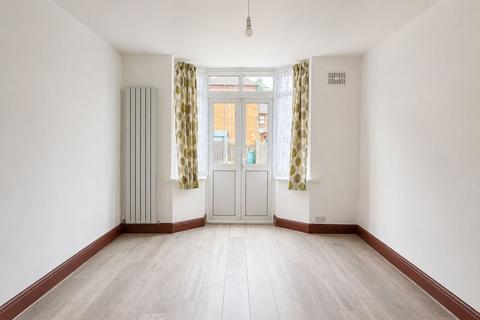 4 bedroom house to rent, Cavendish Avenue, Harrow, HA1