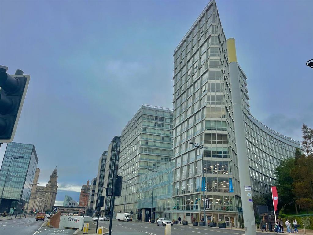 Apartment in Liverpool, Waterfront, Vauxhall - View 2