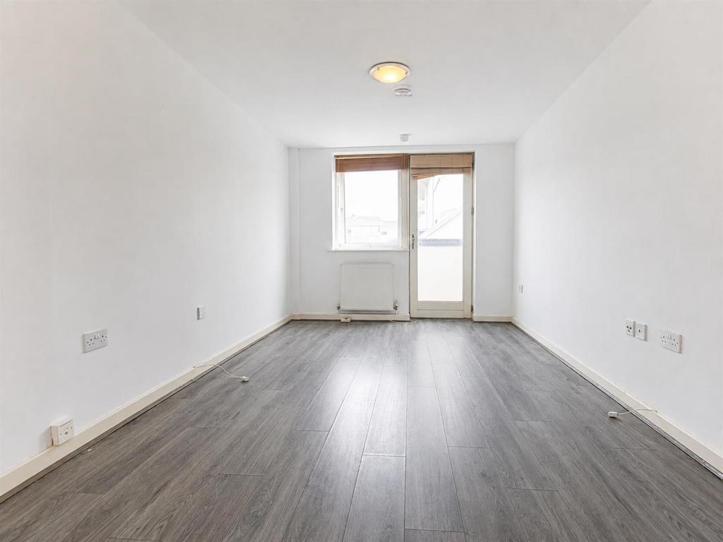 Apartment in Liverpool - View 5