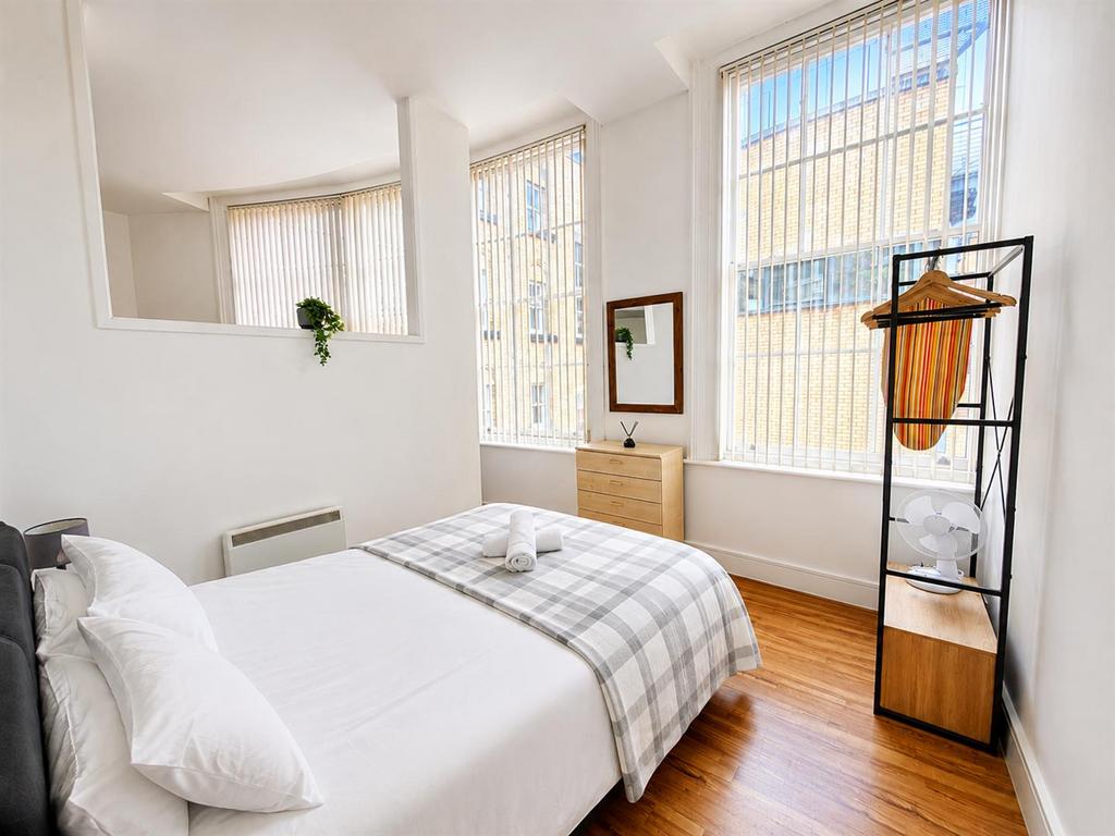 Apartment in Liverpool - View 4