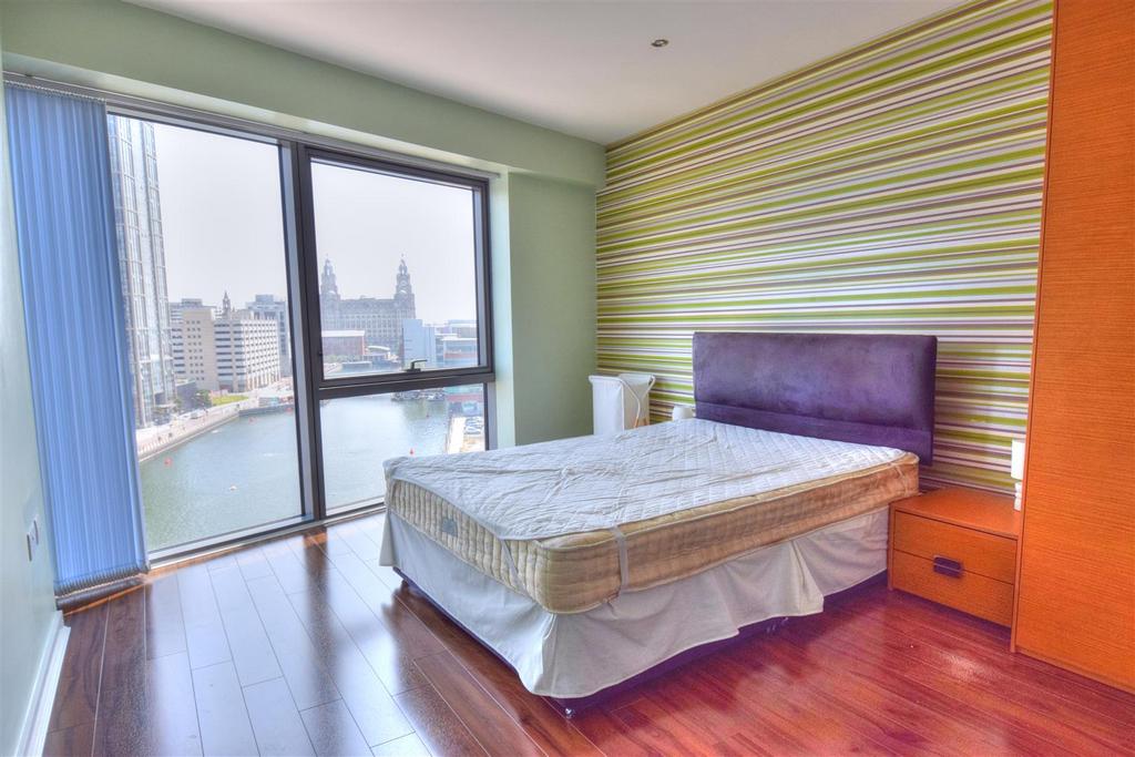 Apartment in Liverpool - More
